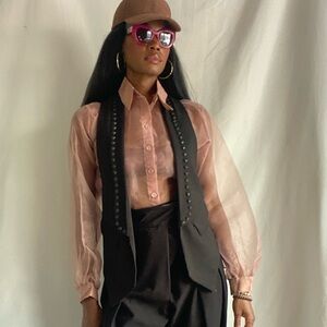 Black Tailored Vest for a Sophisticated Look
